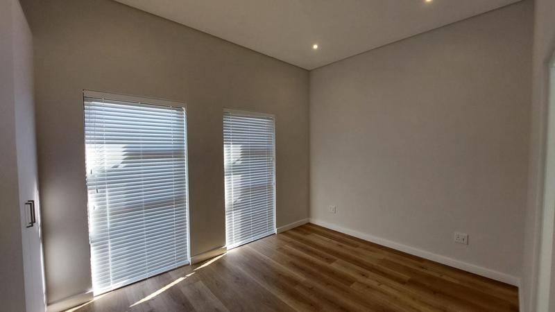 To Let 3 Bedroom Property for Rent in Graanendal Western Cape